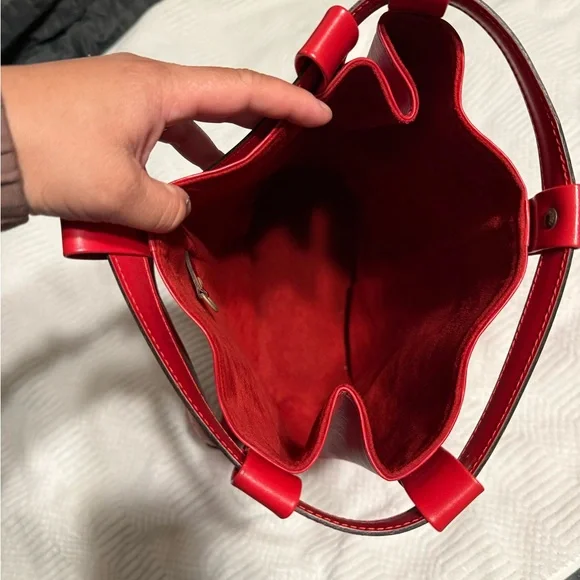 Louis Vuitton Vibrant Red Epi Leather Sling Bag - Picture 16 of 16